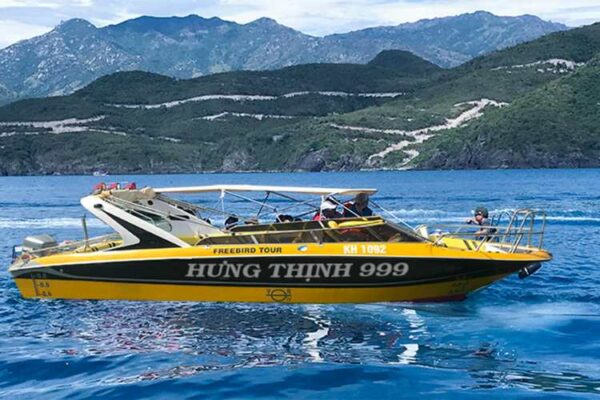 thuê cano đi hòn tằm nha trang