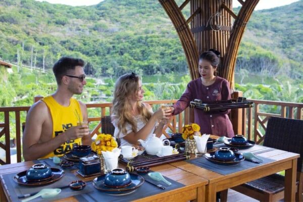 Tắm bùn Hòn Tằm Nha Trang trọn gói