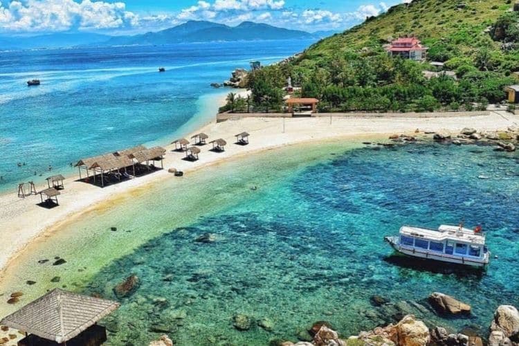 Khám phá vẻ đẹp Vịnh Nha Trang với những hòn đảo đẹp nhất 9 kham pha ve dep vinh nha trang 4