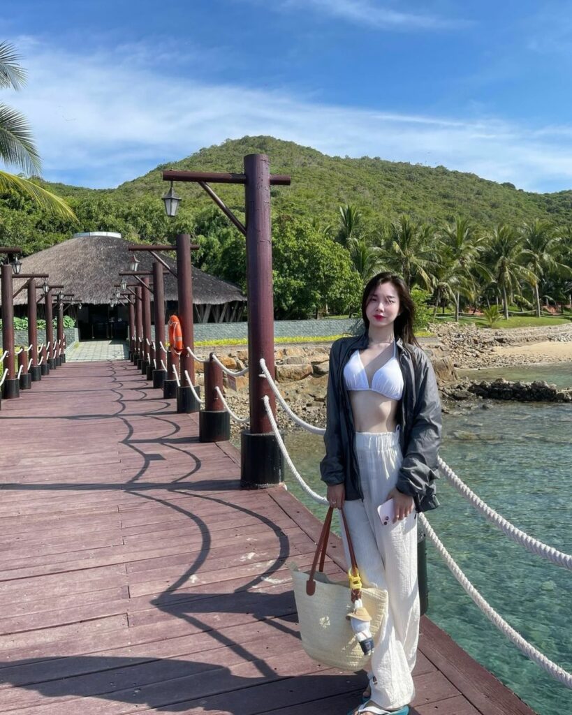 thuê tàu gỗ nha trang